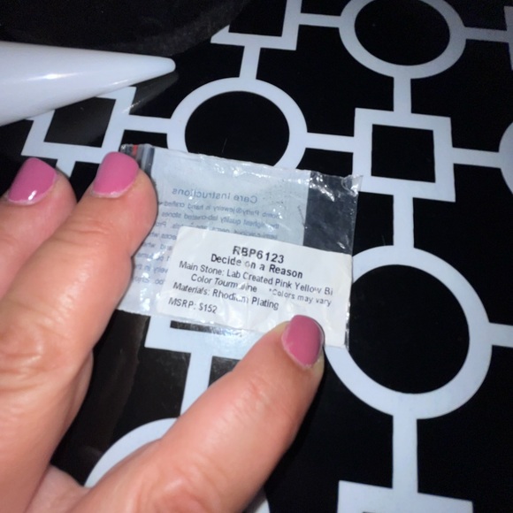 Decide on a Reason- Bomb Party ring - Picture 4 of 4